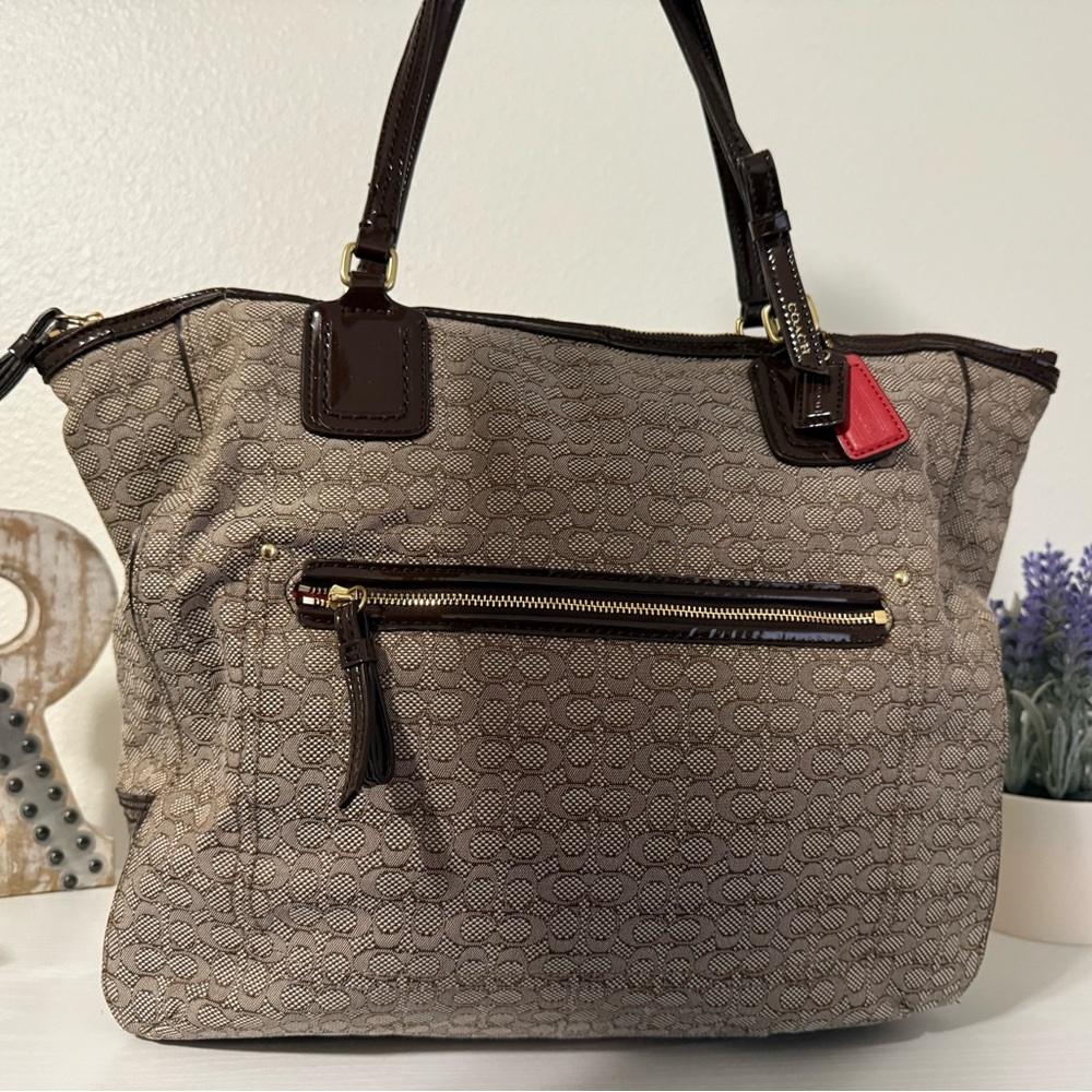 EUC Coach Signature Poppy Oxford Tote w/Salmon Accents